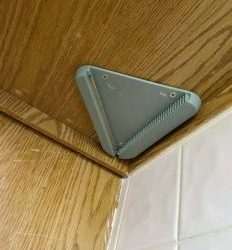 Retro trik na bezproblémové otváranie pohárov: táto zabudnutá pomôcka z kuchýň minulých čias